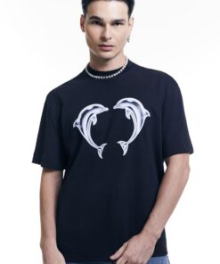 Alternative view of Tee Dolphins