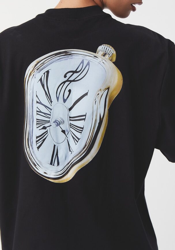 Alternative view of Tee Over Dalí