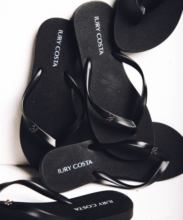 Alternative view of Flip Flop Iury Costa