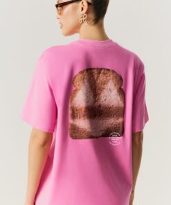 Alternative view of Tee Over Toast