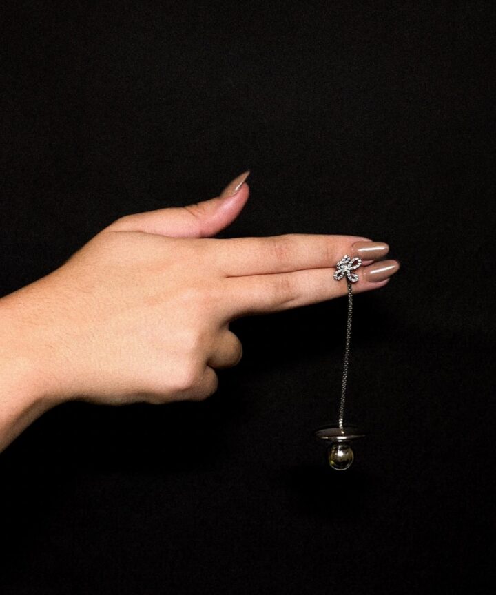 Alternative view of BRINCO LUMINARIE LONGO