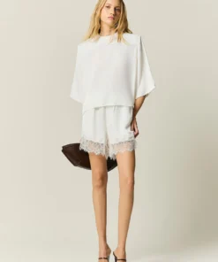 Alternative view of BLUSA CAROLA