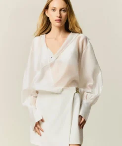 Alternative view of Saia Hook Mini