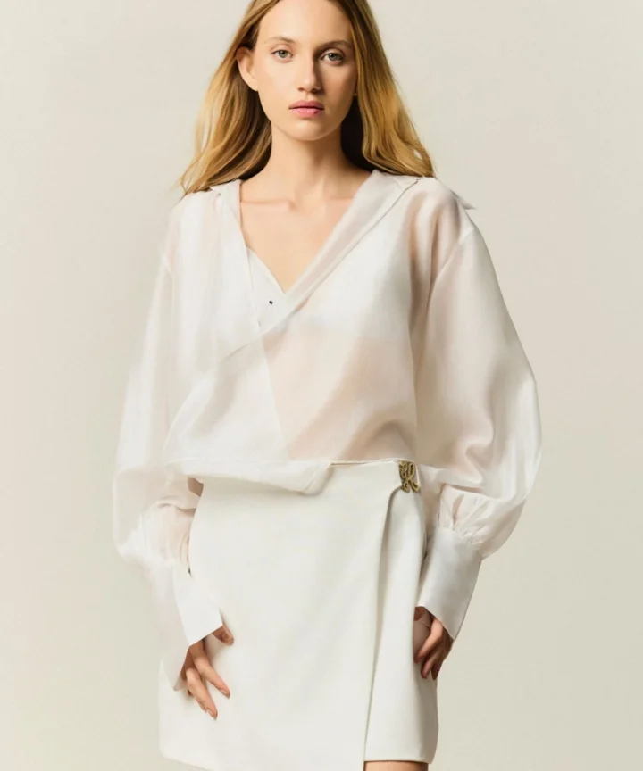 Alternative view of Saia Hook Mini